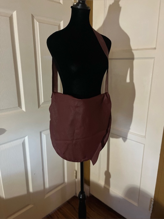 The Unbranded Brand Handbags - Unbranded Burgundy Leather Large Crossbody Bag